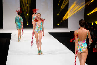 Paris Fashion Week - Catwalk Paris Fashion Week - Catwalk