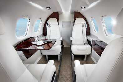 Confortevole jet personale: Uno sguardo all'interno della cabina del Phenom 100 Confortevole jet personale: Uno sguardo all'interno della cabina del Phenom 100