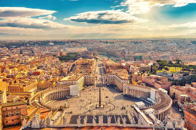 Vue aérienne de la place Saint-Pierre au Vatican à Rome Vue aérienne de la place Saint-Pierre au Vatican à Rome