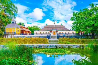 Vue d'un manoir du musée Skansen à Stockholm. Vue d'un manoir du musée Skansen à Stockholm.