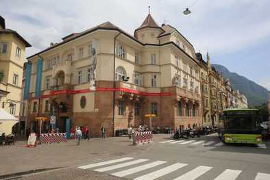 A view of Bozen inner city and the South Tyrol Museum of Archaeology where there ia an Ötzi exhibition to be seen. A view of Bozen inner city and the South Tyrol Museum of Archaeology where there ia an Ötzi exhibition to be seen.