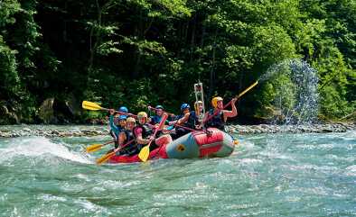 rafting sur une rivière de montagne de courchevel rafting sur une rivière de montagne de courchevel