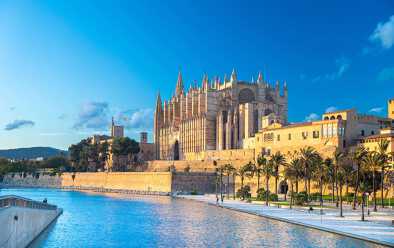 Panoramic view of Palma de Mallorca Cathedral Panoramic view of Palma de Mallorca Cathedral