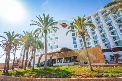 Berühmtes Hard Rock Ibiza Hotel, bester Ort für Luxusurlaub auf der Insel Ibiza Berühmtes Hard Rock Ibiza Hotel, bester Ort für Luxusurlaub auf der Insel Ibiza
