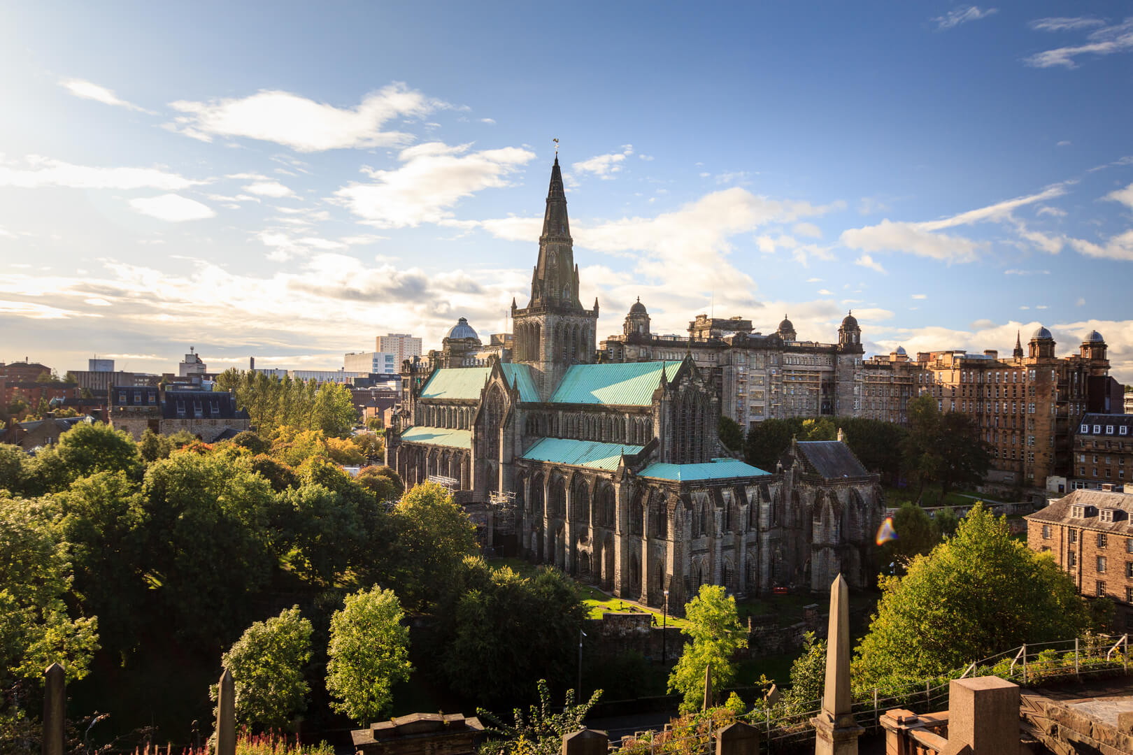 Cathédrale de Glasgow par une journée ensoleillée