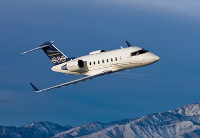 Large business jet Bombardier Challenger 605 to charter with LunaJets, transcontinental, large jet, comfort by LunaJets, excellent service