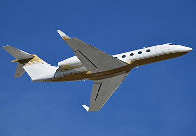 Large Business Jet Gulfstream G350 to charter for private aviation flights with LunaJets, long-range capability, intercontinental, spacious