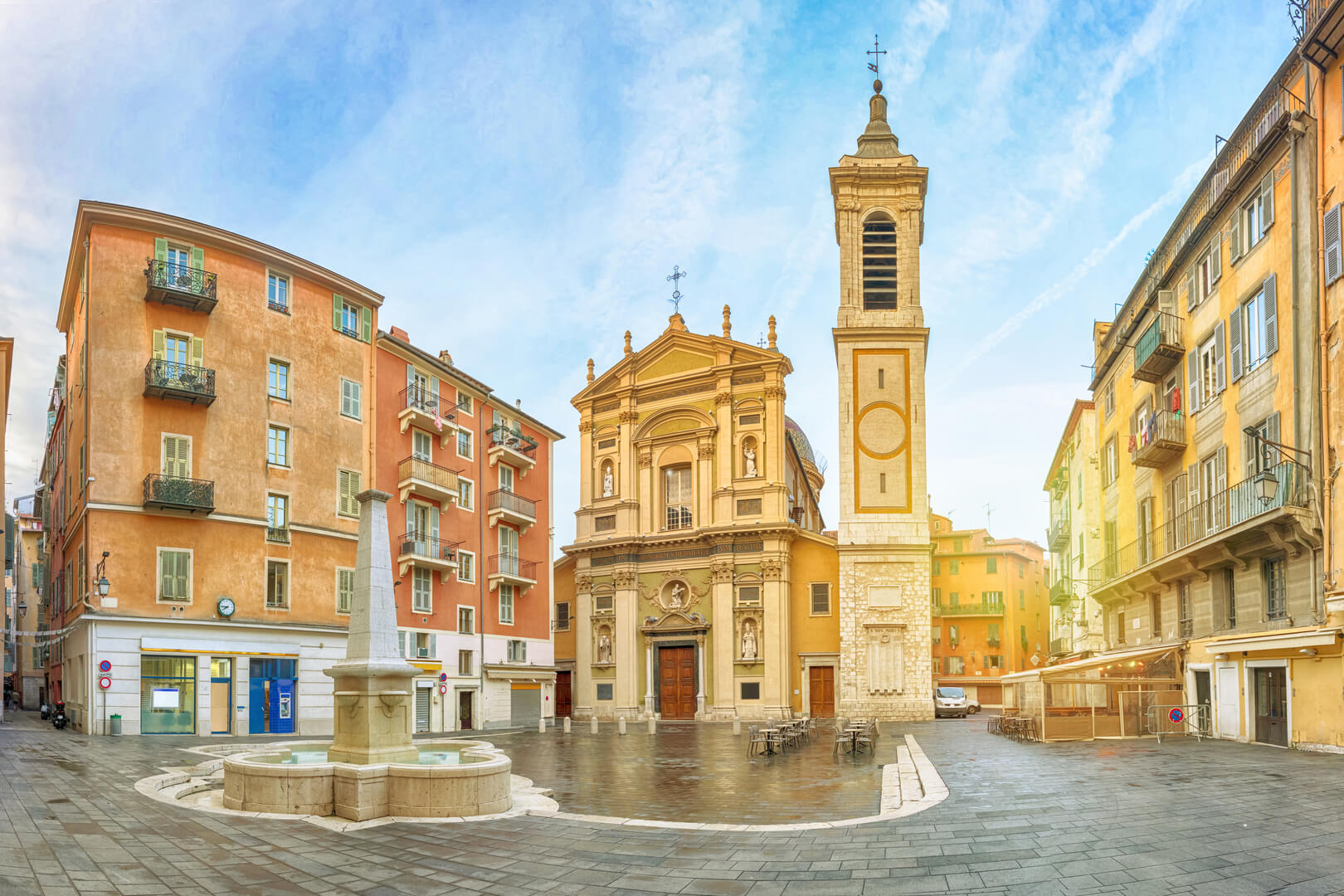 Cattedrale di Nizza in stile barocco situata sulla piazza Rossetti a Nizza, Alpi Marittime, Francia
