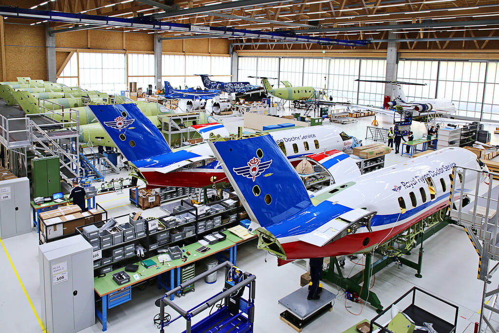 Sala di montaggio di Pilatus Aircraft a Stans, Svizzera