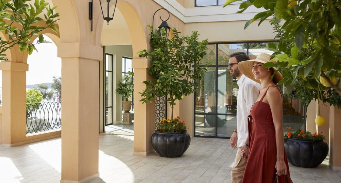 Ein paar Spaziergänge rund um die Luxusunterkunft auf Korfu Marbella Nido Suite Hotel & Villas