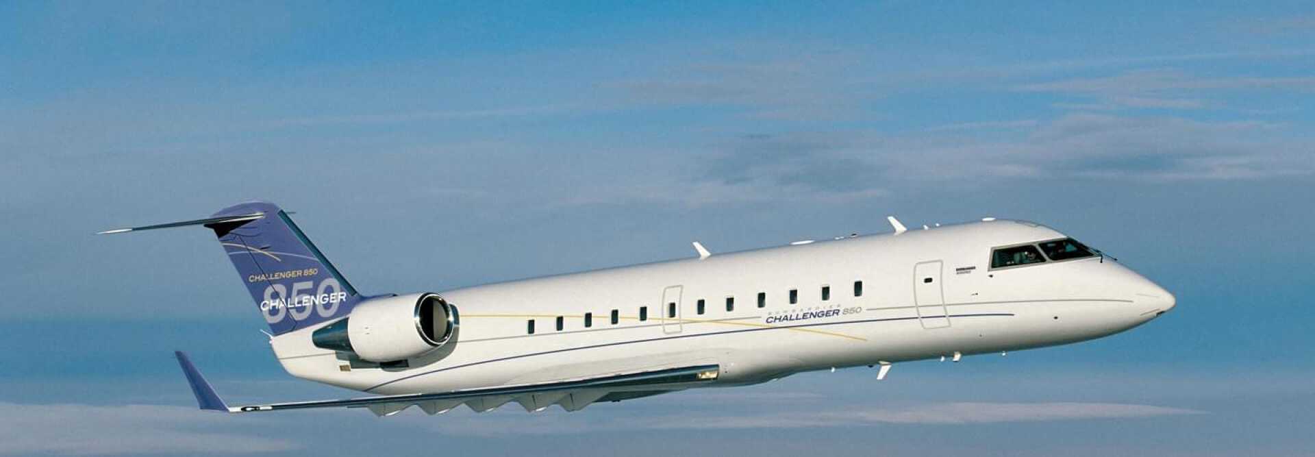 Super Large Jet Bombardier Challenger 850 available for private jet charter with LunaJets, medium-haul flights, extreme comfort, interior, efficiency