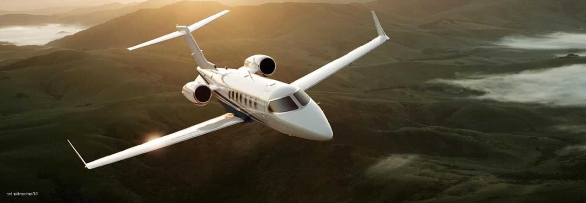 Light Jet Bombardier Learjet 40XR to charter with LunaJets, short-haul travel, light jet, spacious, comfort and performace