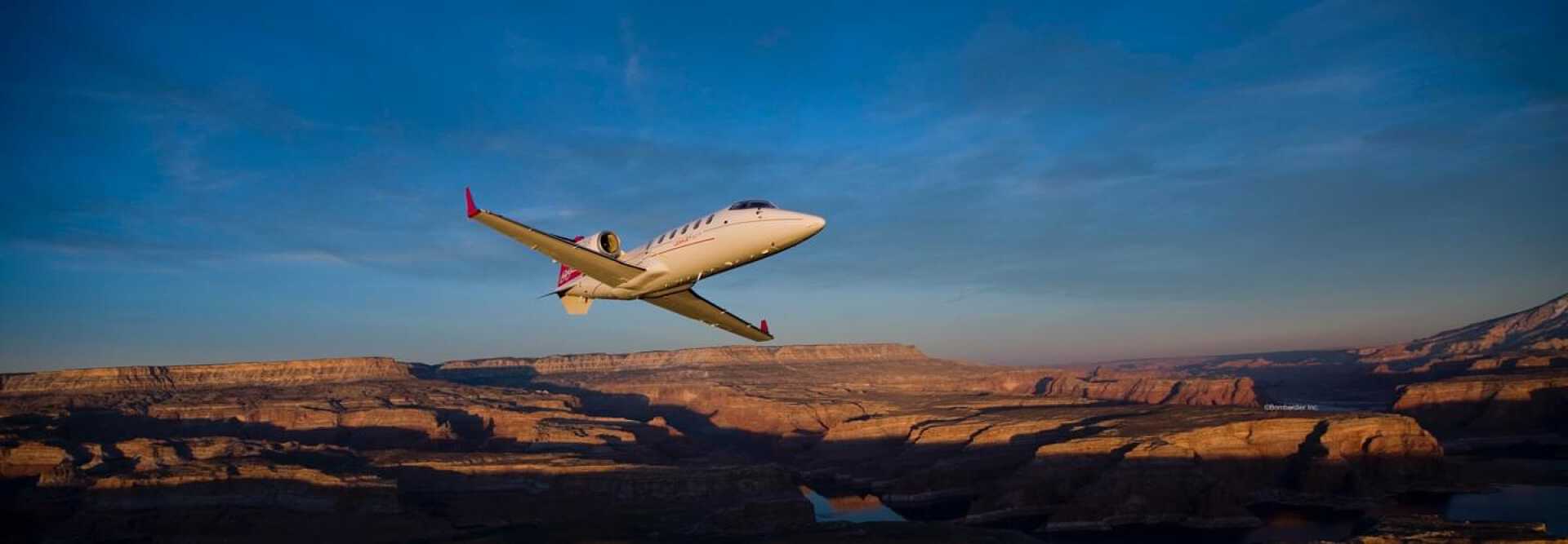 Midsize Jet Bombardier Learjet 60XR to charter for private air travel with Lunajets, medium-haul trip,comfort and technology, direct route