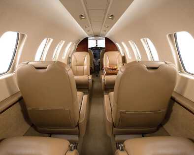 Gemütlich und dennoch professionell: Die Kabine des Cessna Citation CJ2