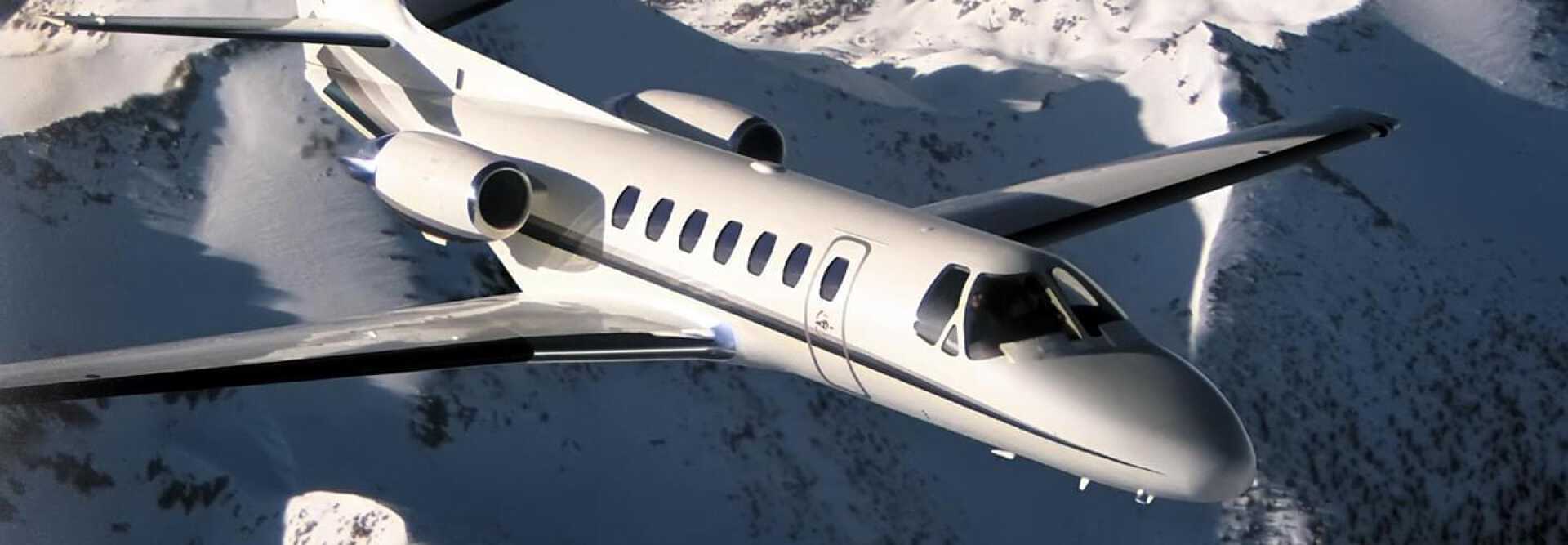 Midsize Jet Cessna Citation V to charter for private aviation flights with LunaJets, for intercontinental flights offering comfort and space 