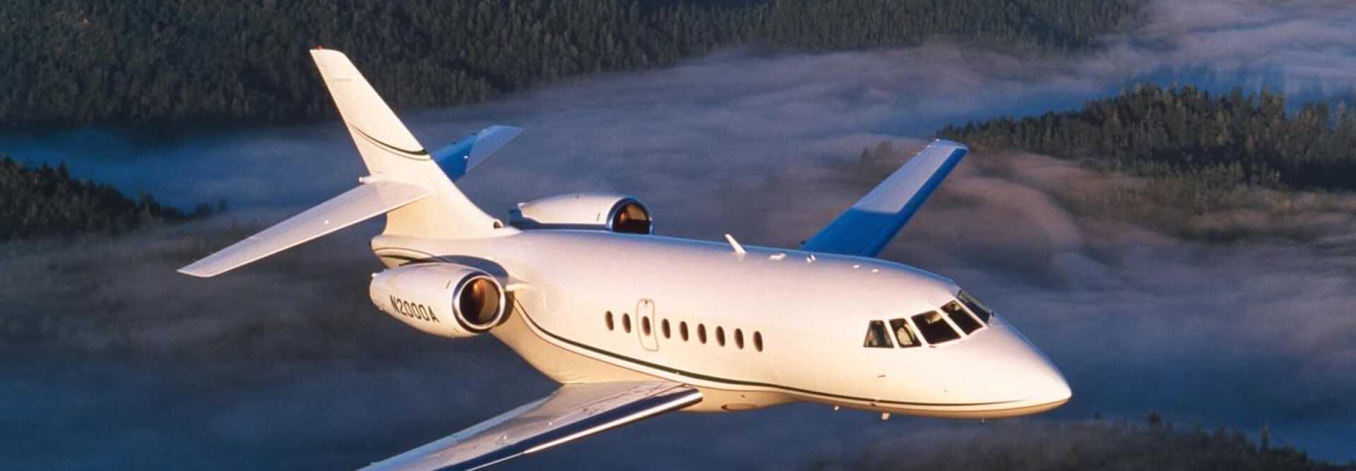 Large Business Jet Dassault Falcon 2000 to charter for private aviation intercontinental flights with LunaJets, impressive maximum speed
