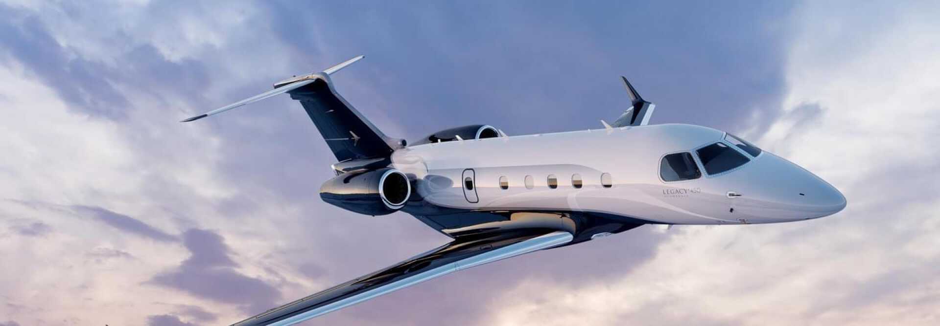 Super Light Jet Embraer Legacy 450 to charter for private flights with LunaJets, Brazilian manufacturer, increased performance and reliability