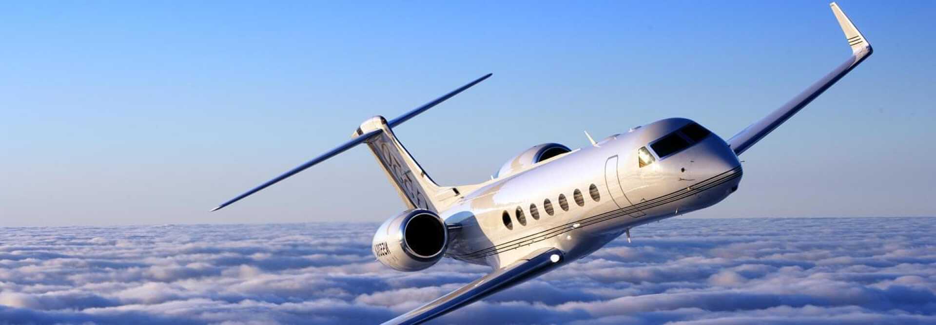Long Range Business Jet Gulfstream G550 to charter for private aviation flights with LunaJets  for unparalleled performance and efficiency