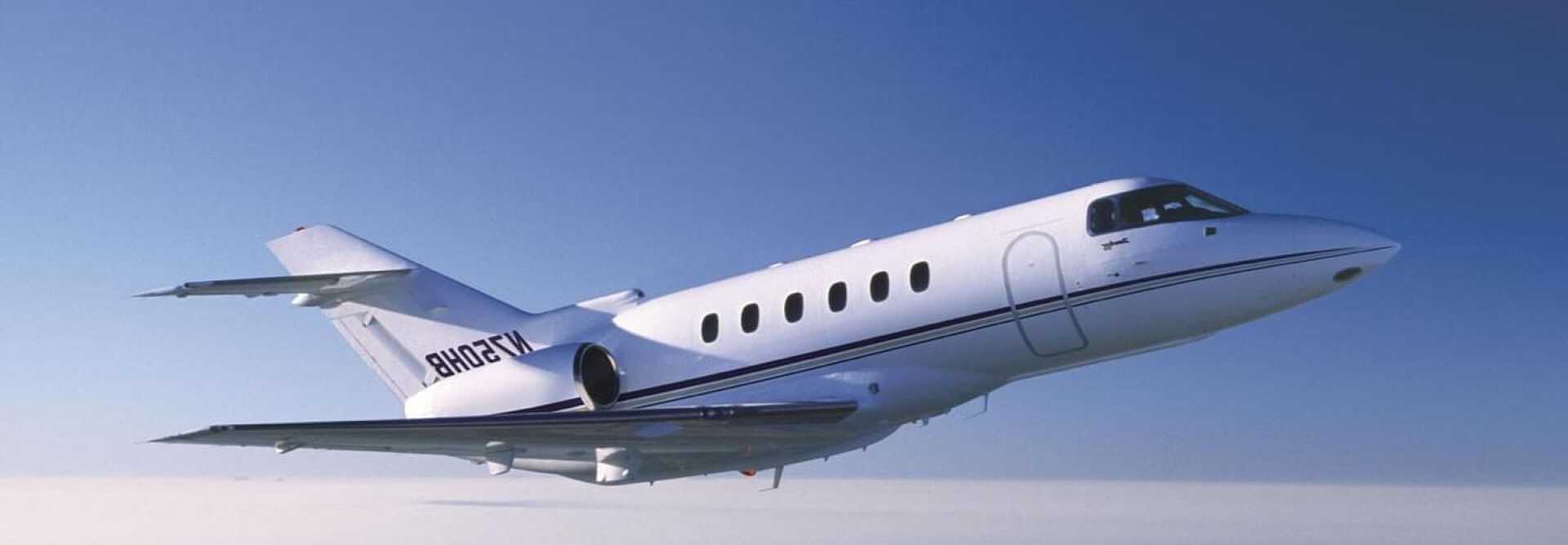 Super Light Jet Hawker Beechcraft 750 to charter for private flights with LunaJets, increased luggage space, comfortable cabin, performance