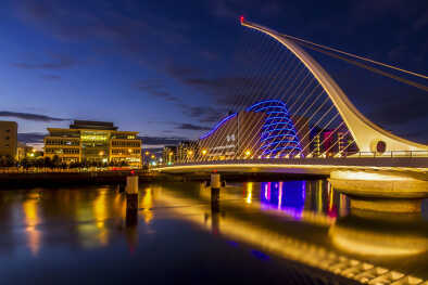 il ponte dell'arpa città di Dublino