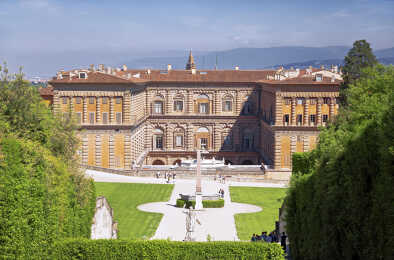 Giardino di Boboli e Palazzo Pitti giornata estiva a Firenze