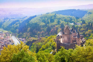 Château et vallée de Vianden au Luxembourg