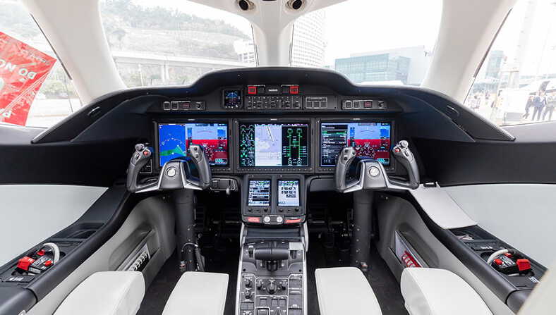 Honda Hondajet HA-420: Business Private Jet Hire