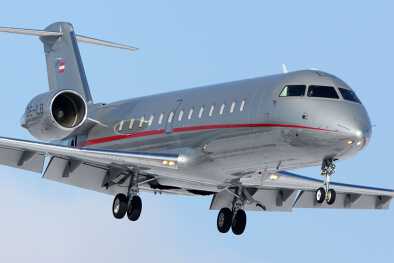 Bombardier Challenger 850 landing in Vnukovo airport Bombardier Challenger 850 landing in Vnukovo airport