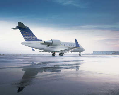 Challenger 605 en la pista de aterrizaje