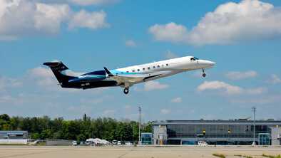Embraer Legacy 600 en despegue Embraer Legacy 600 en despegue