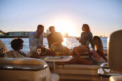 Exklusive private Yacht im Hafen von Sydney Exklusive private Yacht im Hafen von Sydney