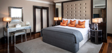 feeling of understated luxury characterises our Classic Rooms with their restful palette of creams and taupes and exquisite furnishings from leading brands such as George Smith and Blanc d’Ivoire