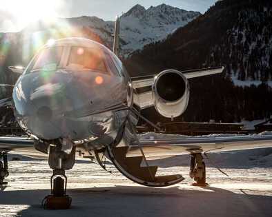 Jet en el aeropuerto de samedan Jet en el aeropuerto de samedan