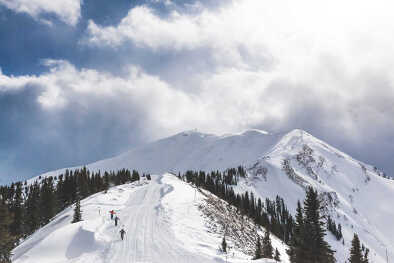 Subiendo al Aspen Highlands Bowl Subiendo al Aspen Highlands Bowl