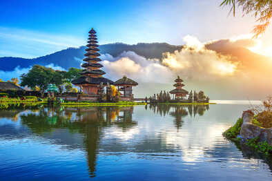 Hermosa puesta de sol en Bali