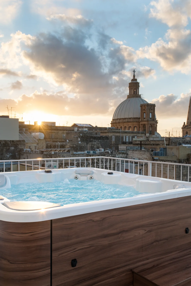 Suite with terrase and hot tub in your own room Suite with terrase and hot tub in your own room