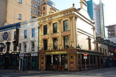 The Crown Saloon 22 de abril de 2017 en Belfast. The Crown es un famoso salón victoriano de Belfast. The Crown Saloon 22 de abril de 2017 en Belfast. The Crown es un famoso salón victoriano de Belfast.