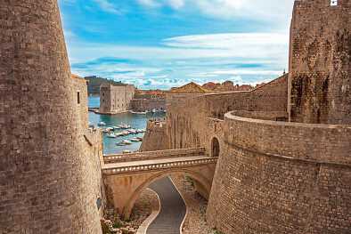 Altstadt und Hafen von Dubrovnik Kroatien