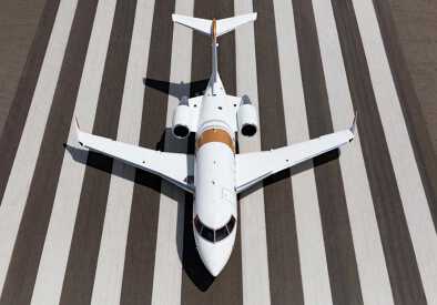 Bombardier Challenger 650 en la pista Bombardier Challenger 650 en la pista