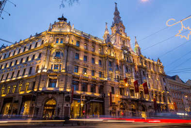 New York cafe una de las cafeterías más bonitas del mundo en el Hotel Boscolo de Budapest