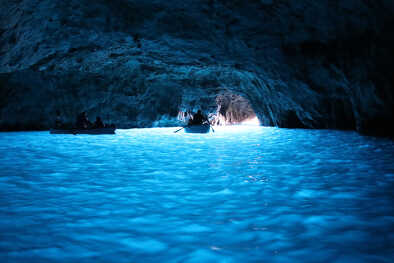 Esplorate la Grotta Azzurra
Esplorate la Grotta Azzurra