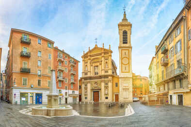 Catedral de Niza de estilo barroco situada en la plaza Rossetti de Niza, Alpes Marítimos, Francia