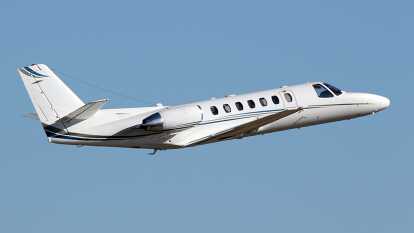 a cessna flying