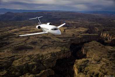 Challenger 605 in flight Challenger 605 in flight
