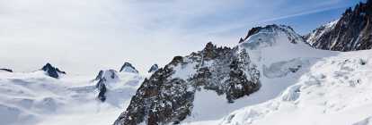 Foto delle montagne innevate di Chamonix in Francia