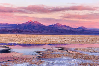 hermosa puesta de sol en el desierto de Atacama hermosa puesta de sol en el desierto de Atacama