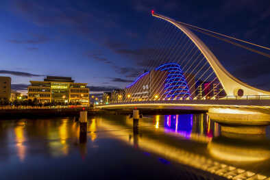 el puente del arpa ciudad de Dublín el puente del arpa ciudad de Dublín