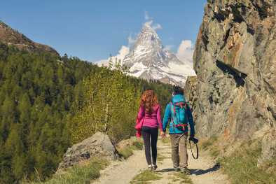Escursioni nelle splendide Alpi, vicino al Cervino e a Zermatt, in Svizzera
