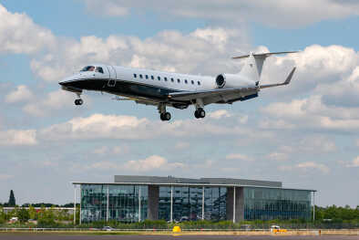 Salón Aeronáutico de Farnborough. Embraer Legacy 600 (EMB-135BJ), avión de negocios de lujo G-RHMS Salón Aeronáutico de Farnborough. Embraer Legacy 600 (EMB-135BJ), avión de negocios de lujo G-RHMS