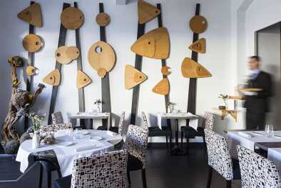 Kunstvolle Dekoration im Restaurant Flaveur Kunstvolle Dekoration im Restaurant Flaveur